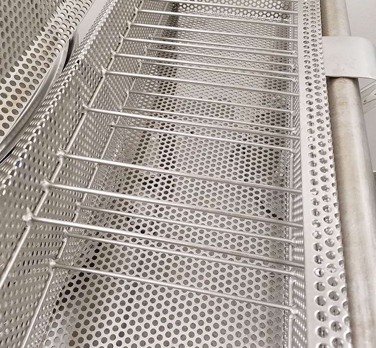 Fabricated stainless steel dip basket